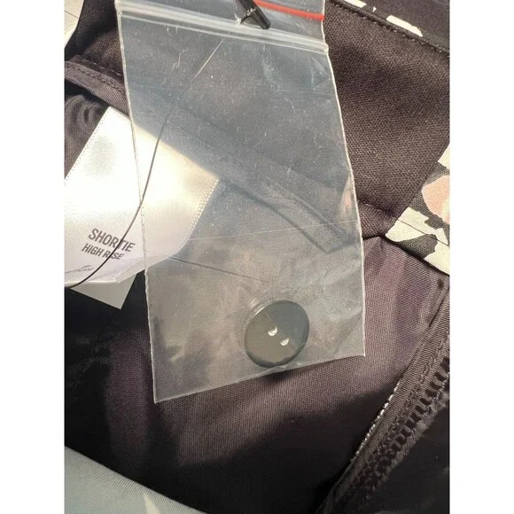 Express Floral Shorts Womens 6 Pink Black White Belted 3 in Inseam High Rise NWT - Picture 9 of 12